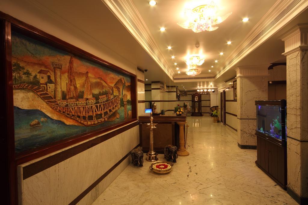 Hotel Pigeon International Бангалор Экстерьер фото